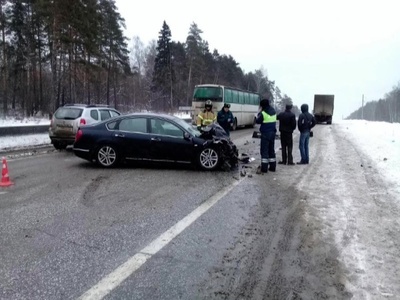 5-летний мальчик и 64-летняя женщина пострадали в аварии в Володарском районе