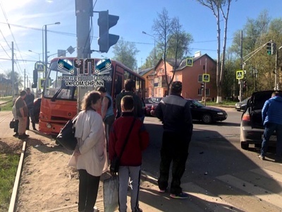 8 человек пострадали в аварии с участием автобуса в Автозаводском районе