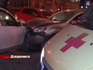 Две иномарки столкнулись в центре Дзержинска