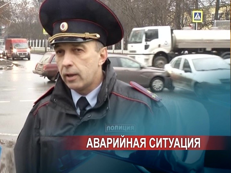Перекресток в Автозаводском районе подтвердил свою опасность аварией на глазах начальника ГИБДД