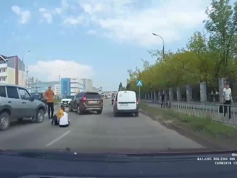 20-летний пешеход попал под колеса Нивы на улице Петрищева в Дзержинске