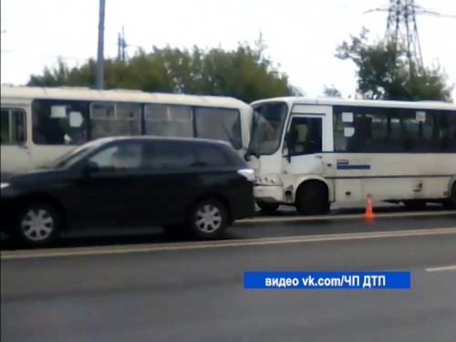 Одиннадцать человек пострадали в аварии с участием двух маршруток в Сормовском районе