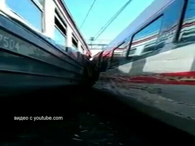 "Стриж" столкнулся с пригородной электричкой в Москве недалеко от Курского вокзала