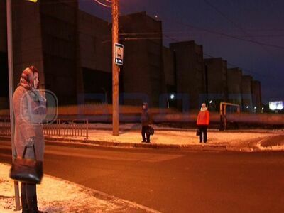 58-летняя женщина попала под колеса иномарки на улице Глеба Успенского
