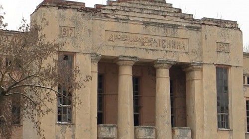 В Нижнем Новгороде приступили к разбору аварийного Дворца культуры имени Ленина