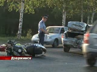 19-летний мотоциклист получил серьезные травмы в ДТП в Дзержинске (Кадры видеорегистратора)