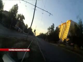 Автомобиль врезался в опору уличного освещения в Дзержинске