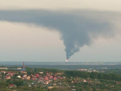 На едкий запах и черный дым от нефтяного факела в Кстове пожаловались жители Нижнего Новгорода