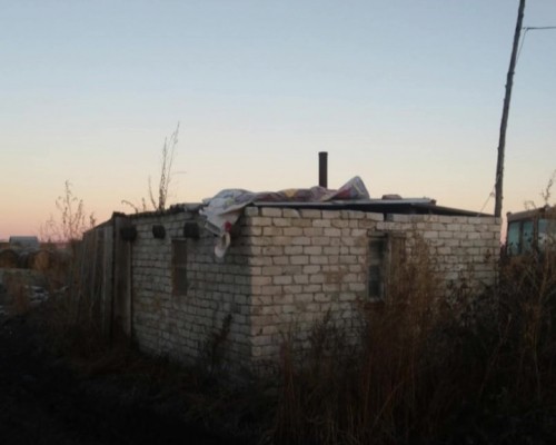 Два человека погибли в горящей сторожке в Красооктябрьском районе