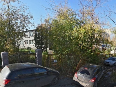 В Нижнем Новгороде стрела автокрана упала на здание детского сада