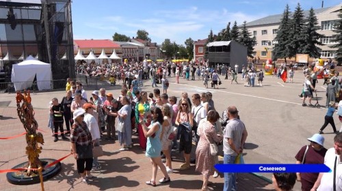 Международный фестиваль народных художественных промыслов «Золотая хохлома» прошел в Семенове