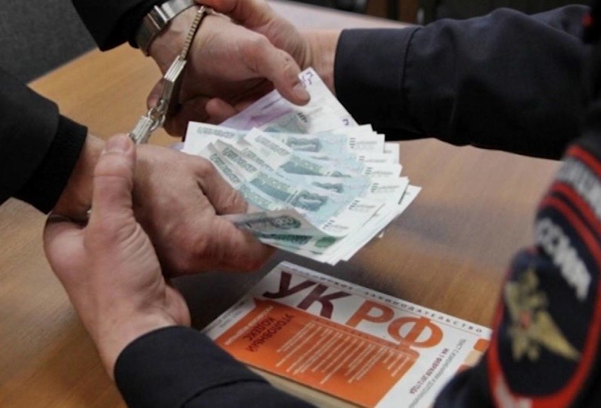 В Кстовском районе 34-летний мужчина пытался откупиться от инспекторов ДПС В Кстовском районе 34-летний мужчина пытался откупиться от инспекторов ДПС
