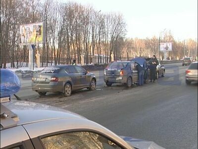 Один человек пострадал в массовой аварии на проспекте Гагарина