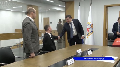 Губернатор Нижегородской области провел встречу с белорусским паралимпийцем Алексеем Талаем