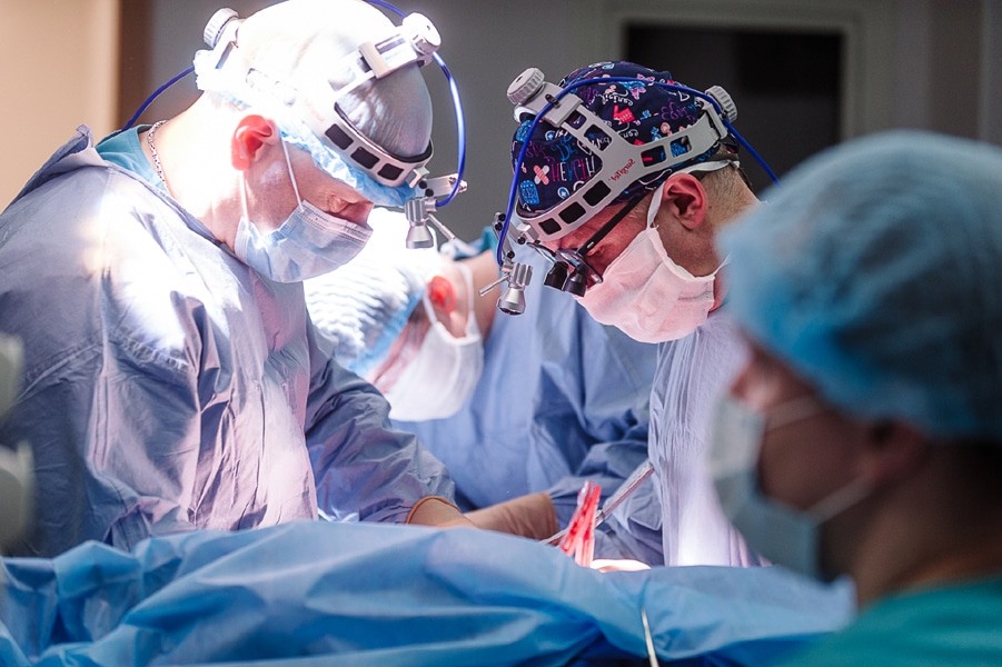 Нижегородские хирурги впервые экстренно провели операцию на аорте без разреза и глубокого наркоза