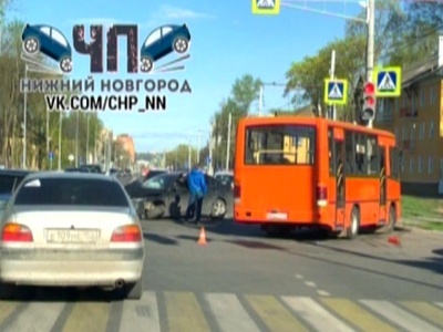 8 человек пострадали в аварии с участием автобуса в Автозаводском районе